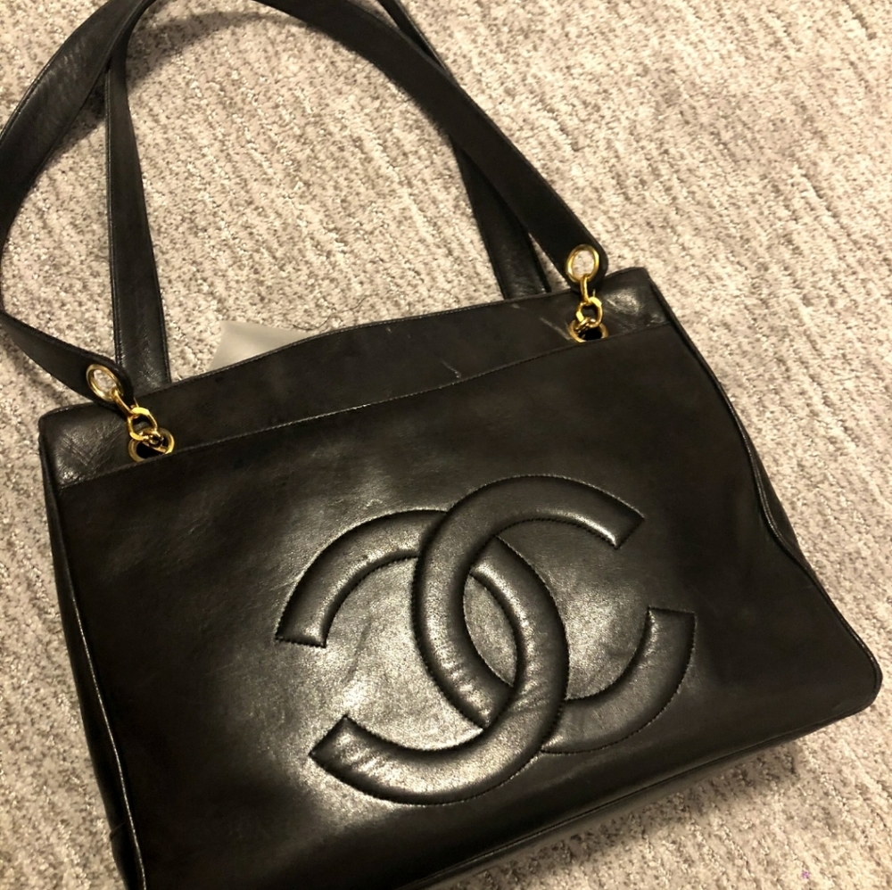 Authentic Lamb skin chanel shoulder bag